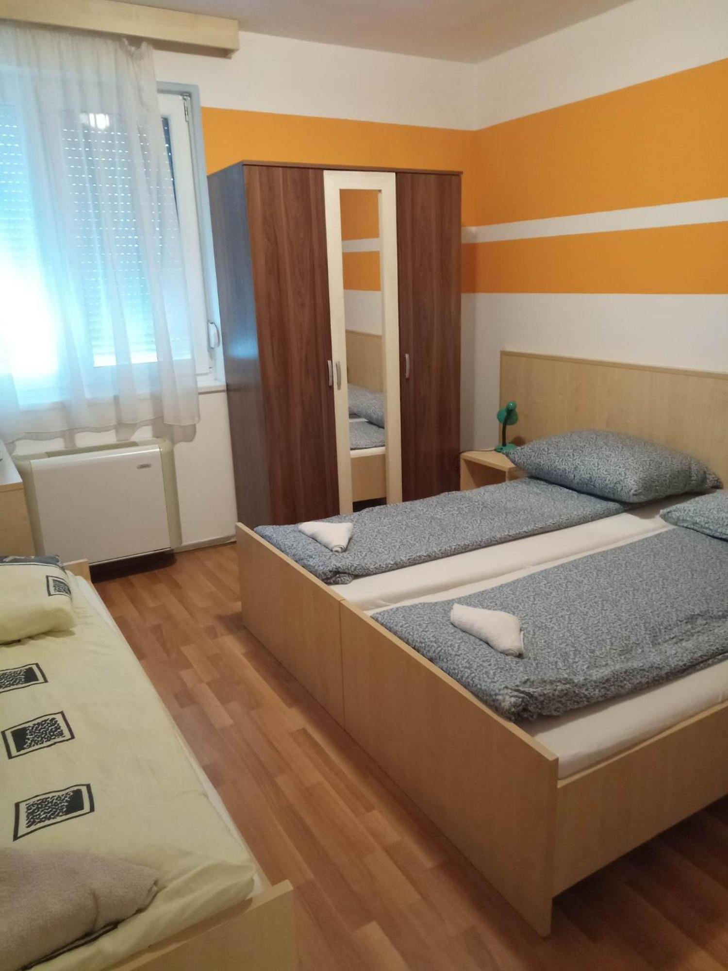 Oazis Wellness Apartman2 Hajduszoboszlo Room photo